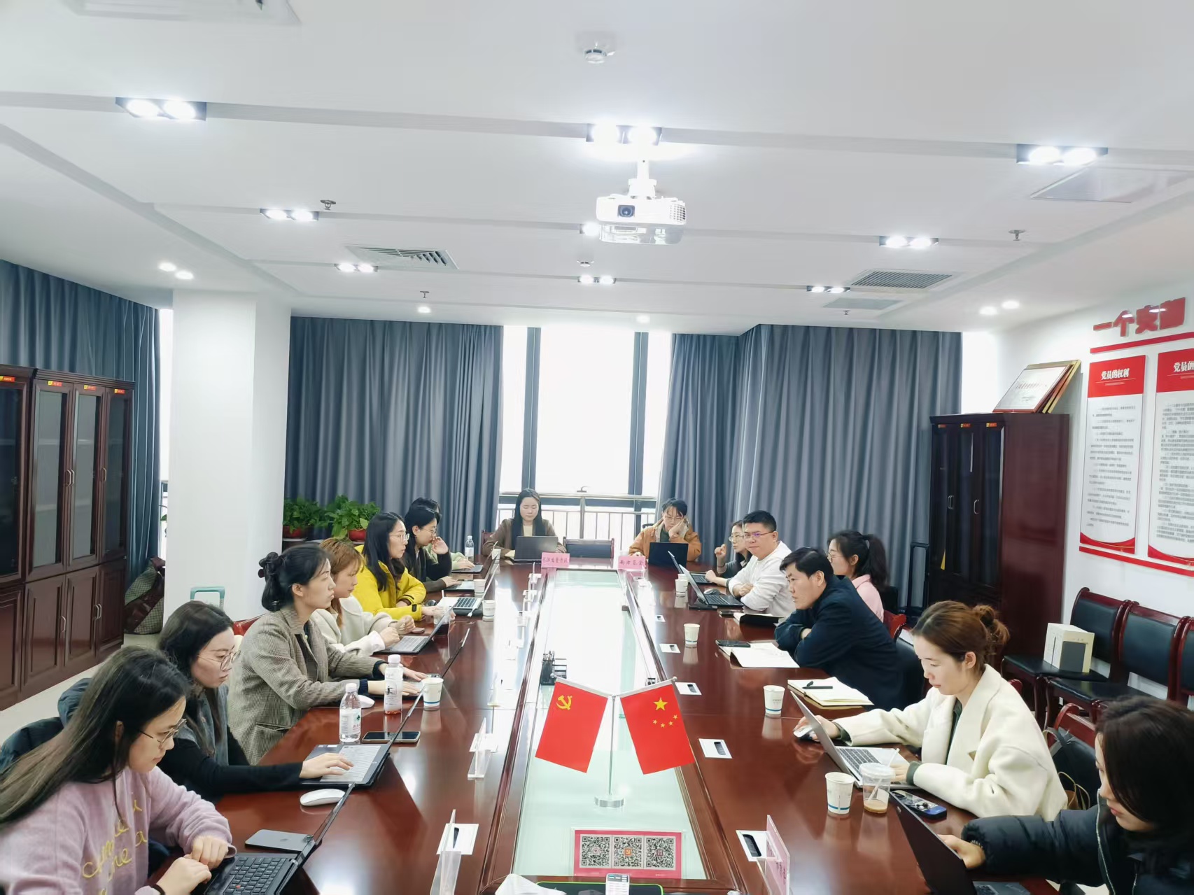 投融資部1 投融資部1